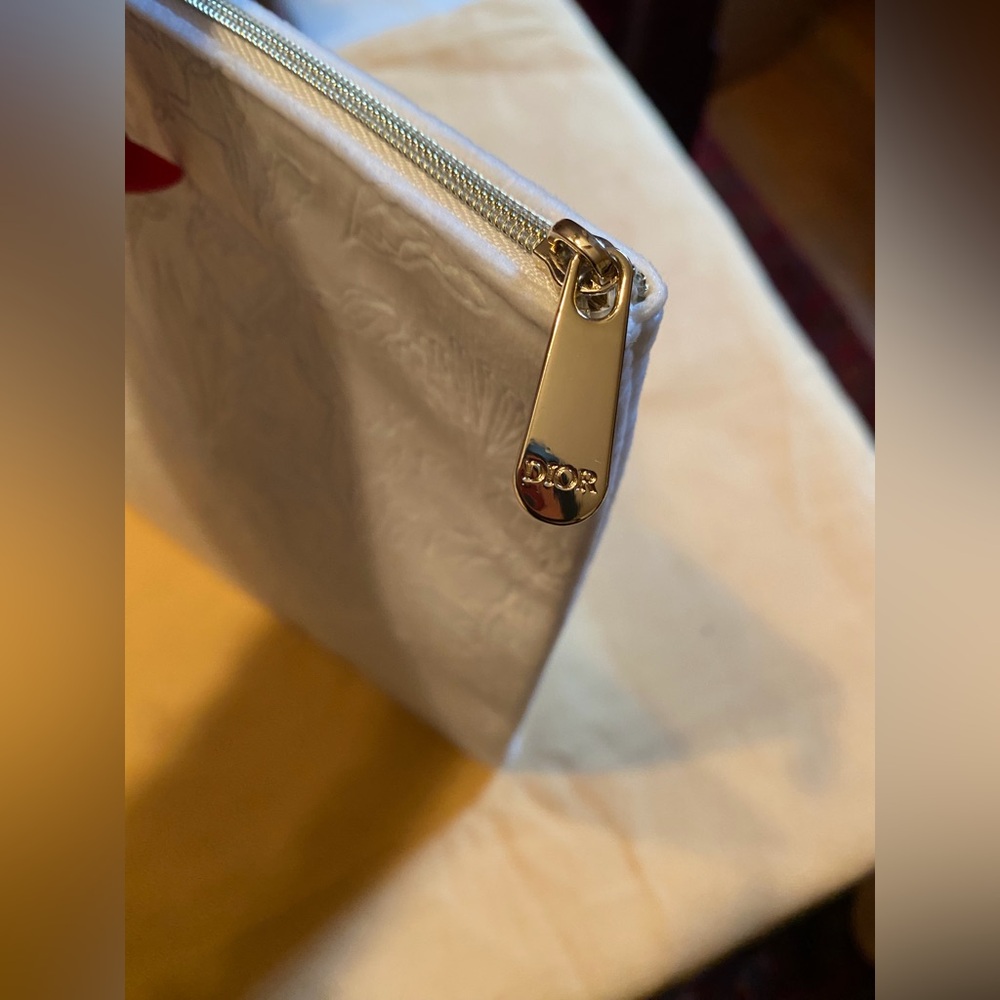 Dior New TROUSSE WHITE VELVET Cosmetic /Floral Embossed Pouch - Picture 11 of 16